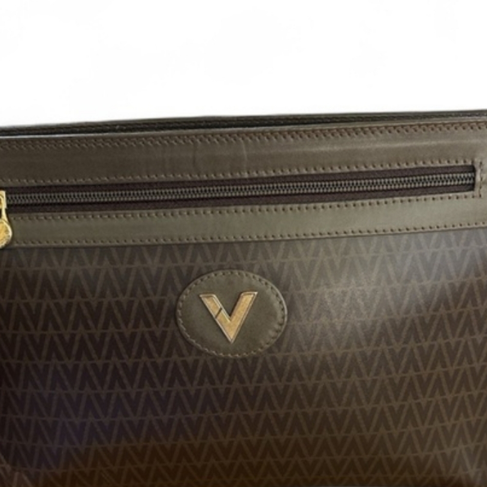 Mario Valentino Clutch